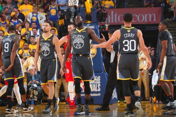 前西班牙主帅：皇萨永远是西甲热门；年轻球员首秀需谨慎谨慎（前西班牙队主帅：皇马与巴萨始终是西甲争冠热门，年轻球员首秀须谨慎）