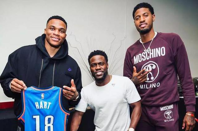 邮报：布拉德利有望出战利兹联，弗林蓬将在本月中旬复出（邮报：布拉德利或出战利兹联，弗林蓬预计本月中旬回归）