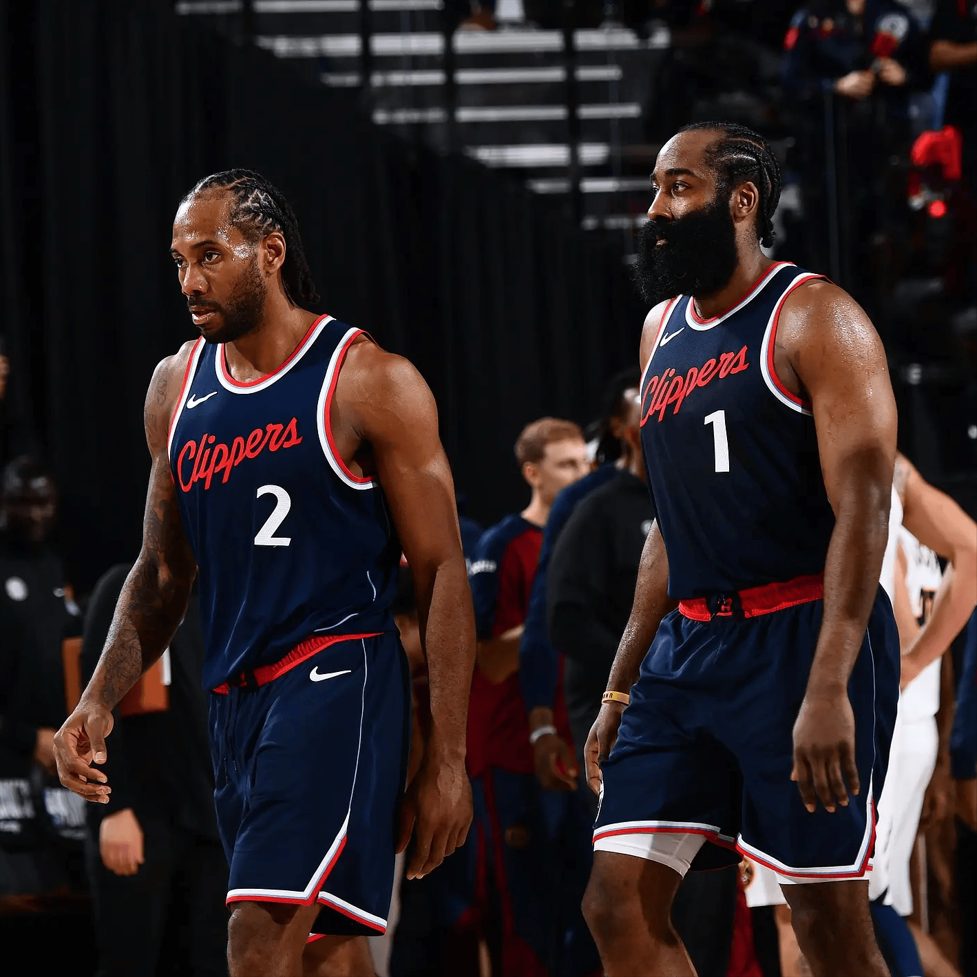 泰伦·卢谈18次失误：我们得保护好球权，不能失误让对手快攻（泰伦·卢谈18次失误：必须保护球权，别给对手快攻机会）