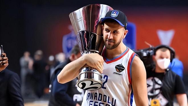 FIFPRO年度最佳11人：登贝莱、姆巴佩、亚马尔领衔，贝林厄姆入围（FIFPRO年度最佳11人候选公布：姆巴佩、登贝莱、亚马尔领衔，贝林厄姆在列）