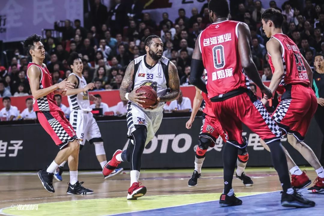 意媒：尤文将赫伊别尔视为冬窗目标，但马赛对球员估价6000万（意媒：尤文将赫伊别尔列为冬窗引援目标，马赛标价达6000万欧）